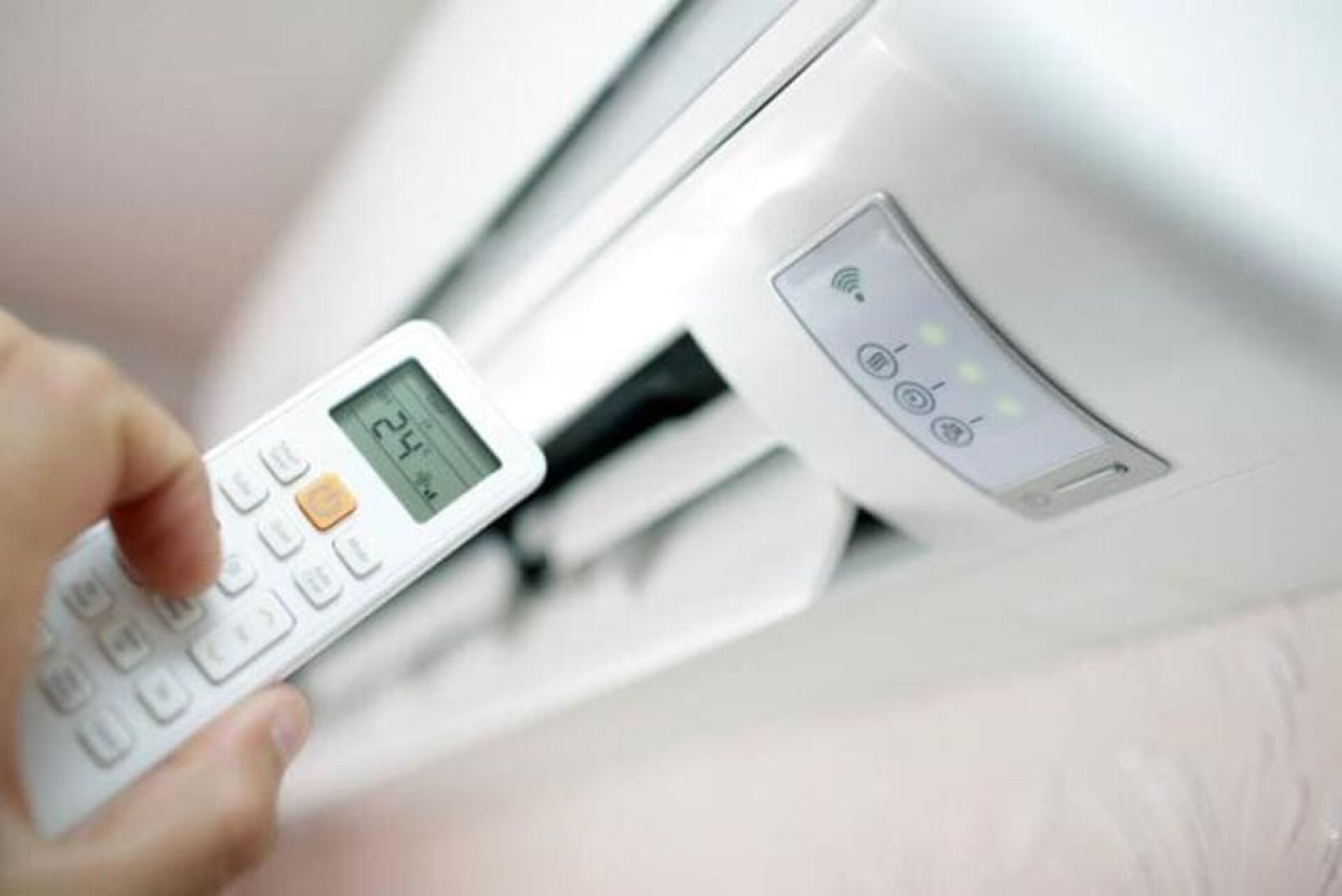Điều hòa LG tự tắt sau vài phút hoạt động